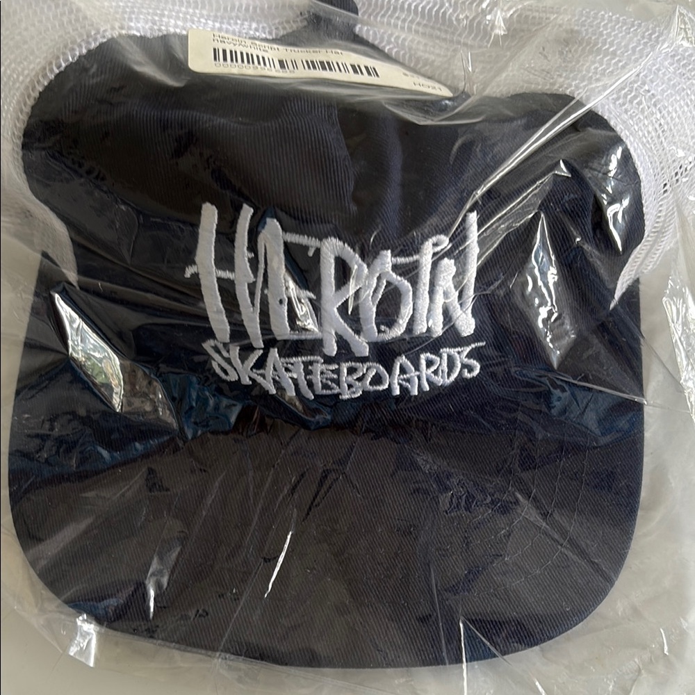 Heroin Script Trucker Hat navy/white